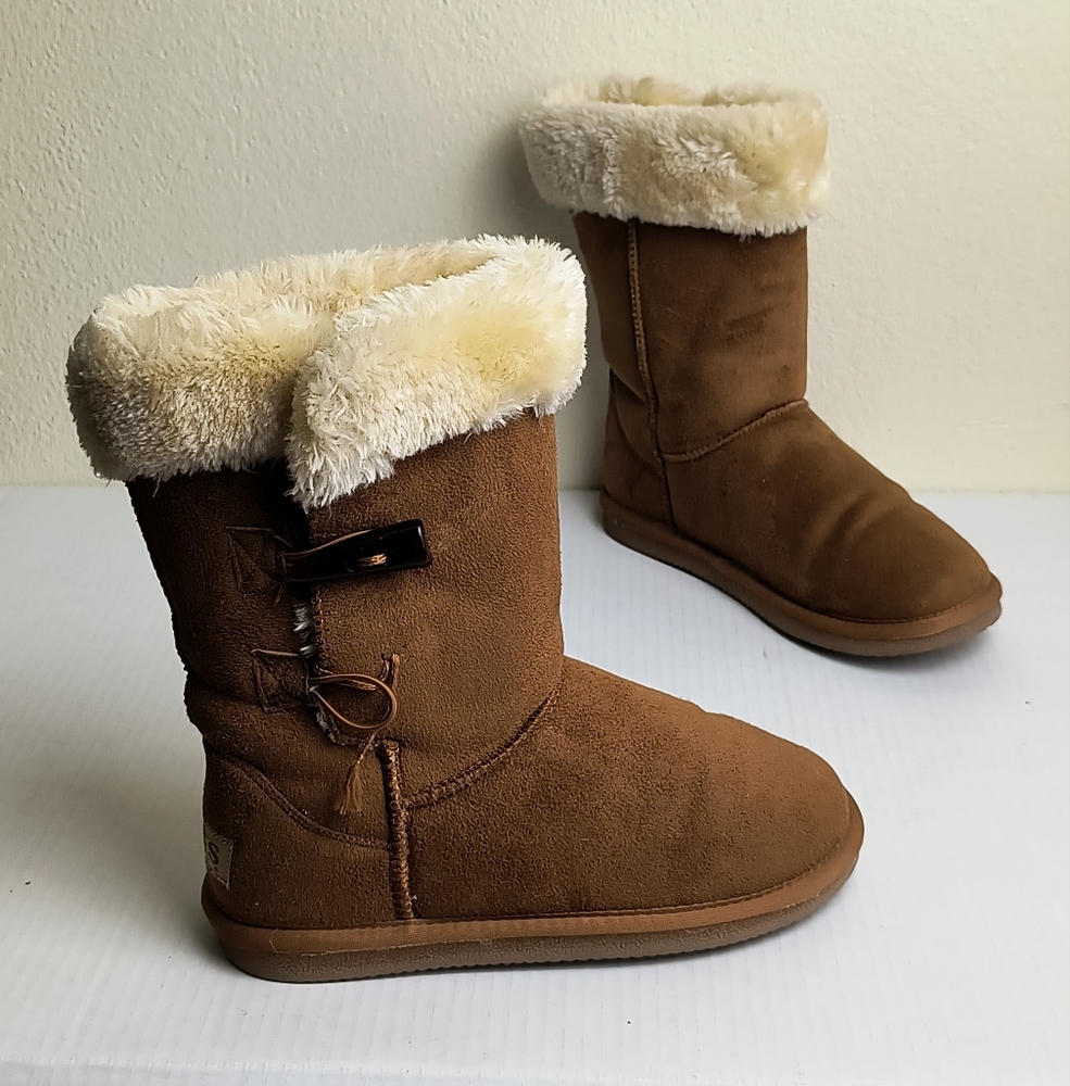 Après by Lamo 6 Cozy Chestnut Winter Boots with Faux Fur Footbed
